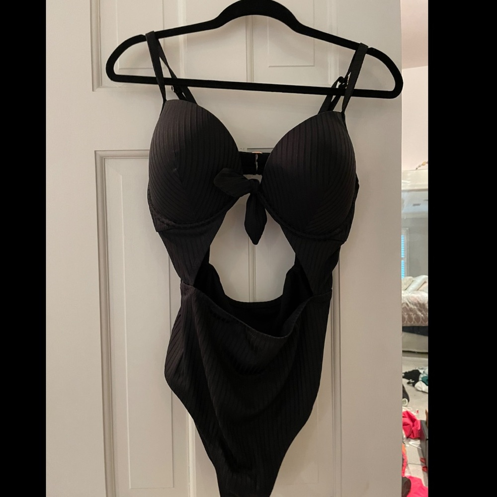 Brand New Shade and Shore swimsuit